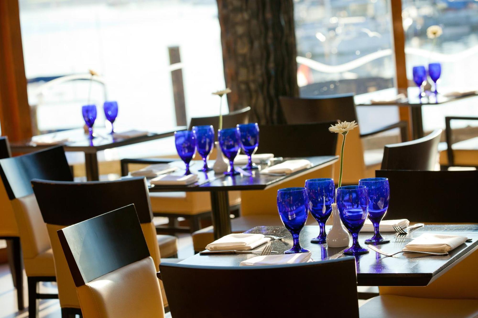 Granville Island Hotel Vancouver Bagian luar foto