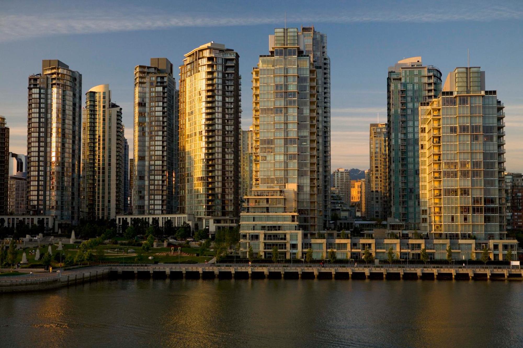 Granville Island Hotel Vancouver Bagian luar foto