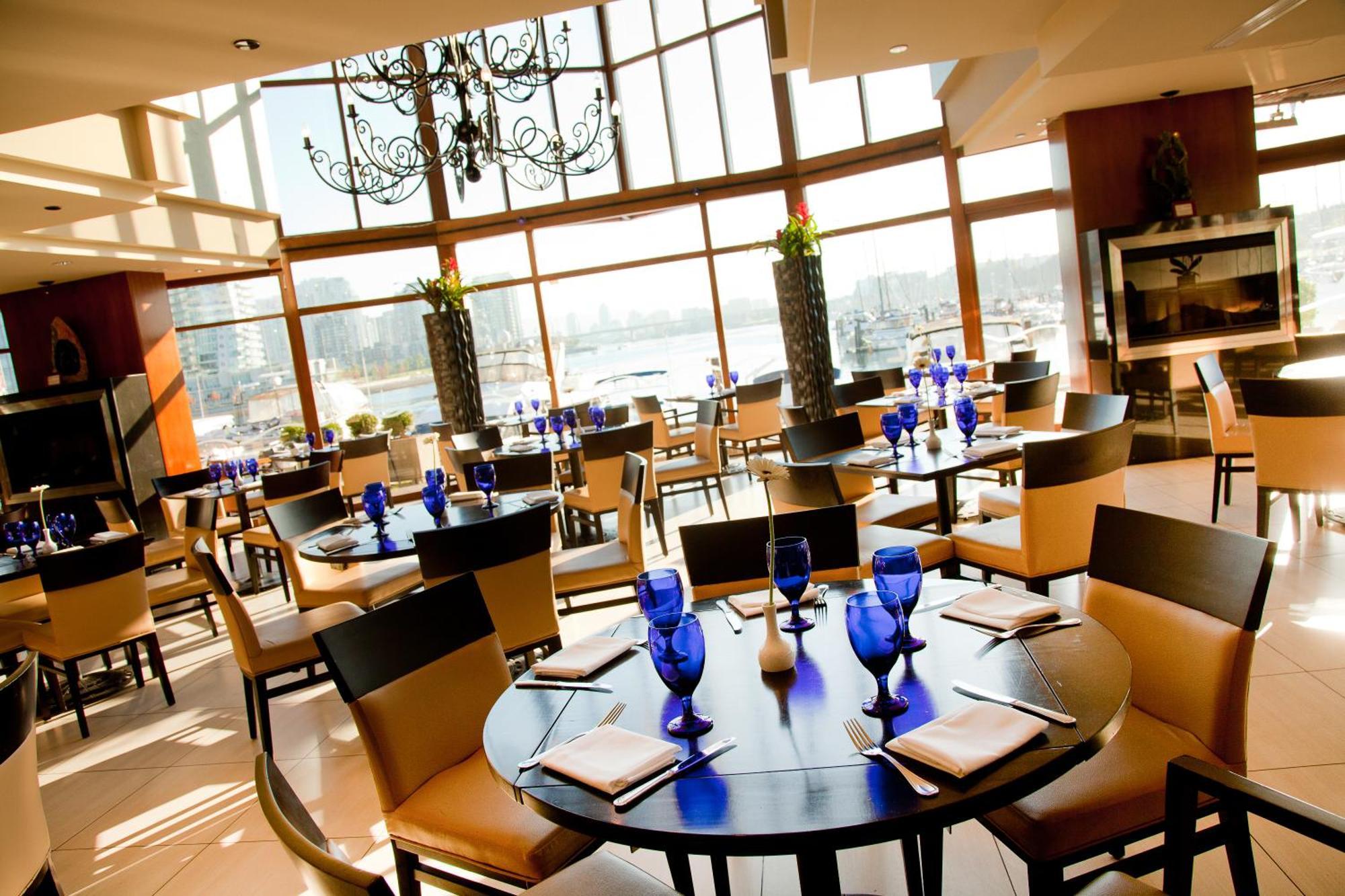 Granville Island Hotel Vancouver Bagian luar foto