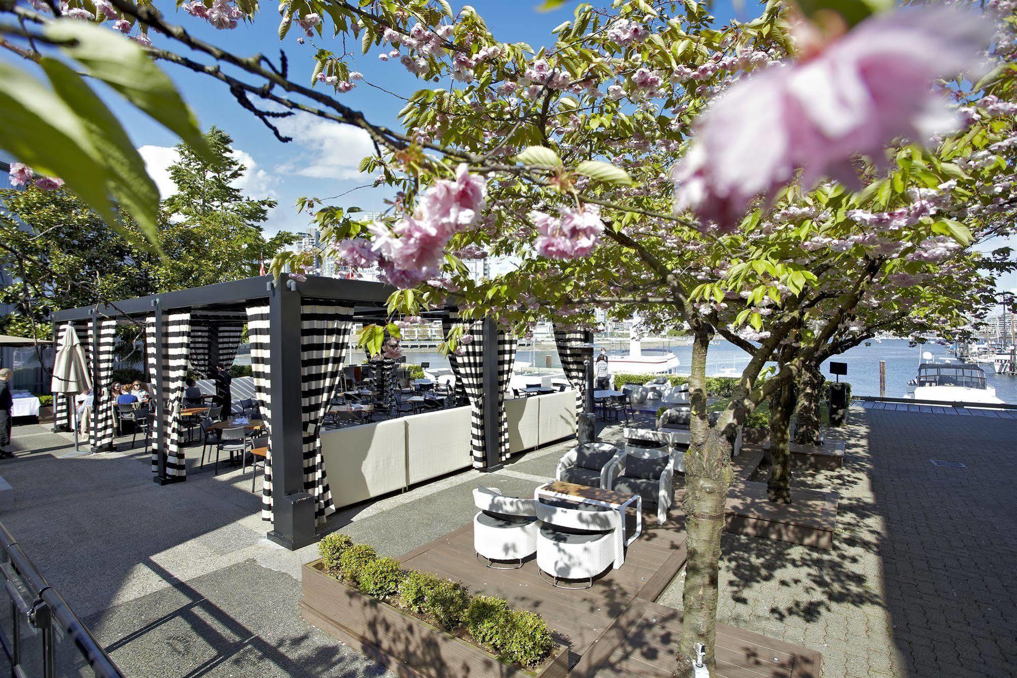 Granville Island Hotel Vancouver Bagian luar foto